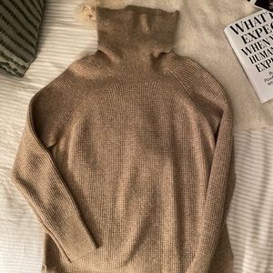 Loft Sweater NWT size medium